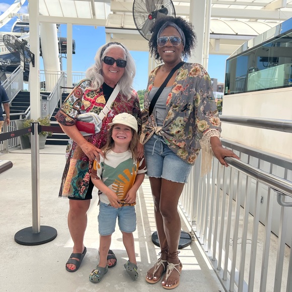 MONDAY 10:15 AM EST POP UP LIVE SHOW! Like & follow my live show listing! - Picture 17 of 17